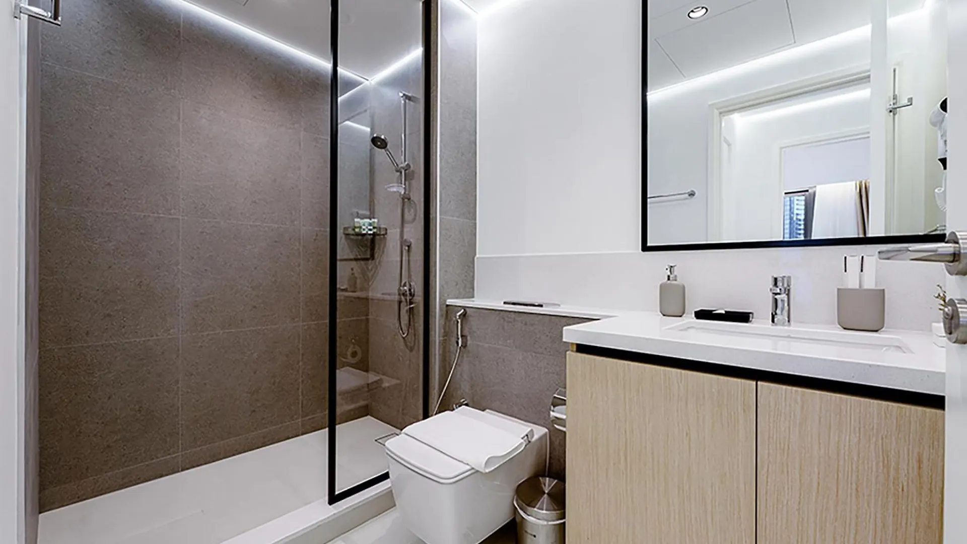 Stayis -Spacious & Luxury 1 Bedroom Room Apartment Dubai 0*,  United Arab Emirates