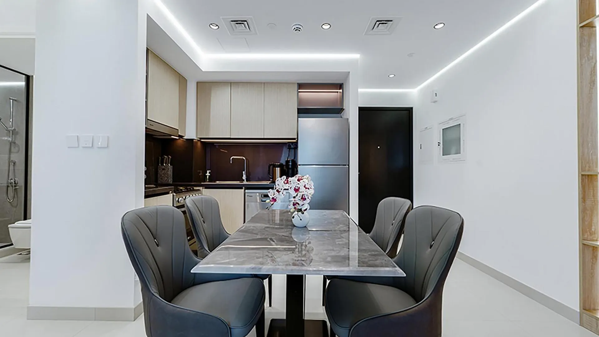 Stayis -Spacious & Luxury 1 Bedroom Room Apartment Dubai
